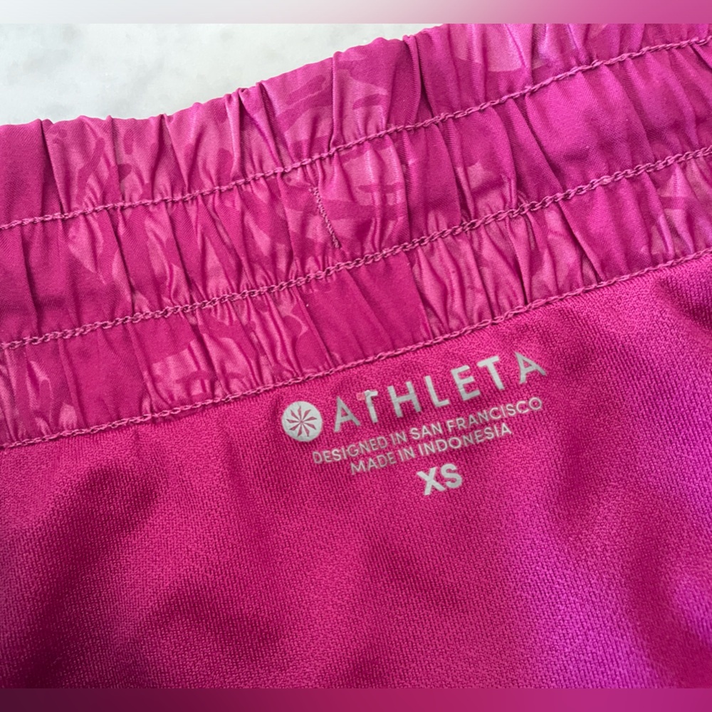 Athleta Botanical Racer Run Short 4.5” - Picture 6 of 7